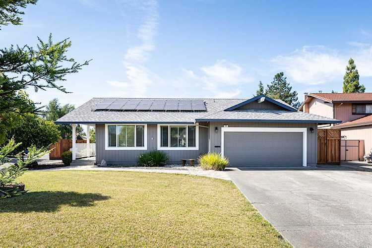 504 Dixie Court Rohnert Park, CA 94928 | MLS 21916814 Photo 1