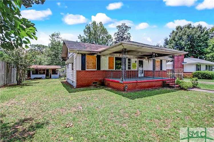 2111 S Fernwood Dr Savannah, GA 31404 | MLS 211449 Photo 1