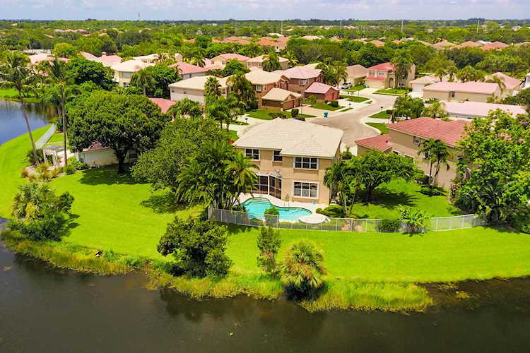 7298 Norwich Lane Boynton Beach, FL 33436