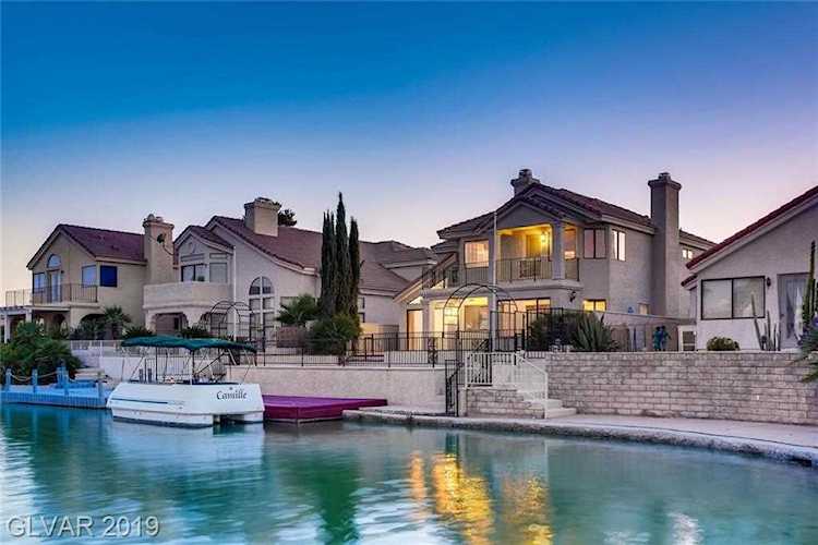8753 Captains Place Las Vegas, NV 89117