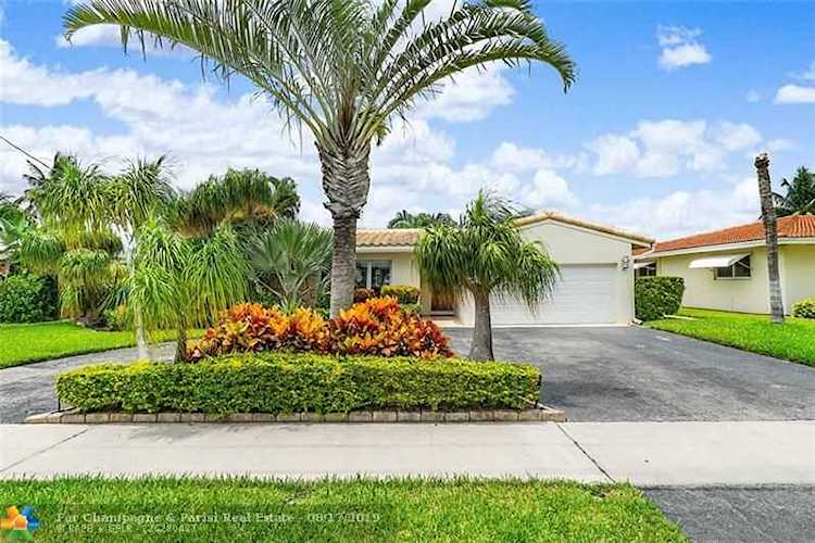 371 SE 6th Ter Pompano Beach, FL 33060
