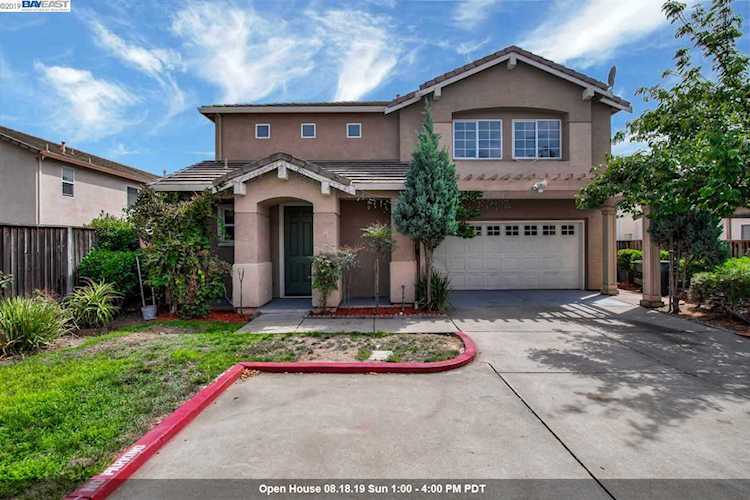 716 Matoza Ln San Leandro, CA 94577 | MLS 40877406 Photo 1