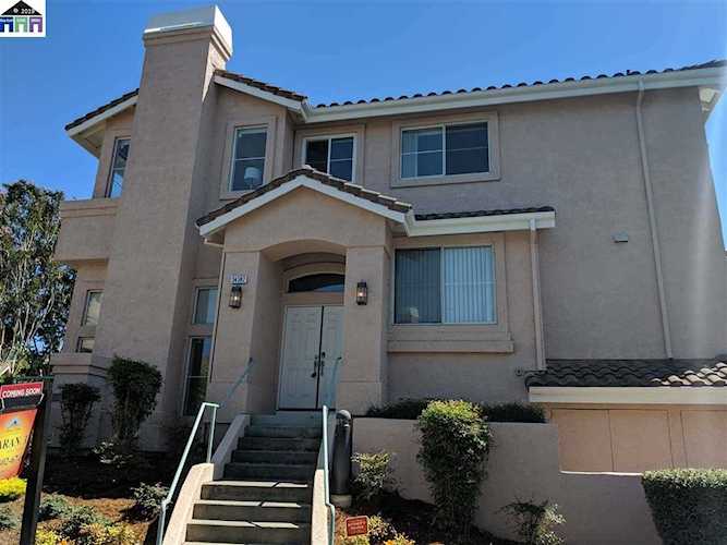 34382 Livorna Ter Fremont, CA 94555 | MLS 40877657 Photo 1