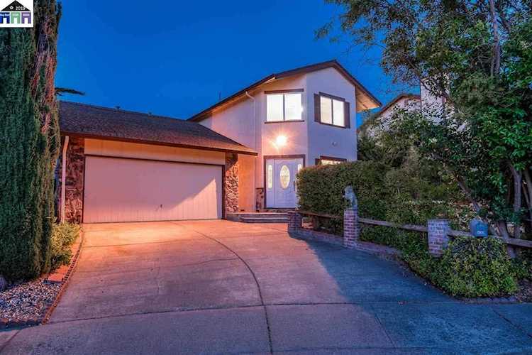1371 Fern Hill Lane Concord, CA 94521 | MLS 40874282 Photo 1