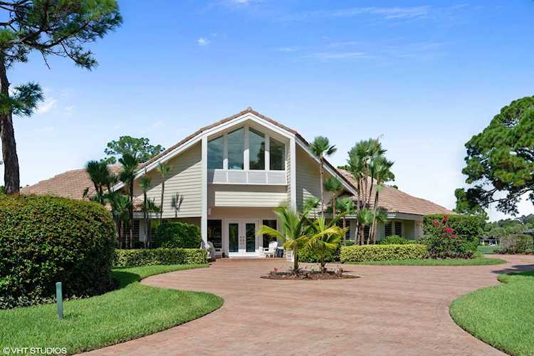10119 Bay Tree Court Port Saint Lucie, FL 34986