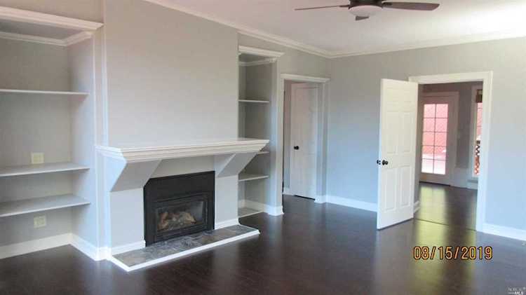 2185 Madrone Avenue Healdsburg, CA 95448