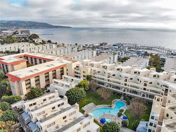 510 The Village #403 Redondo Beach, CA 90277 | MLS SB19198306 Photo 1