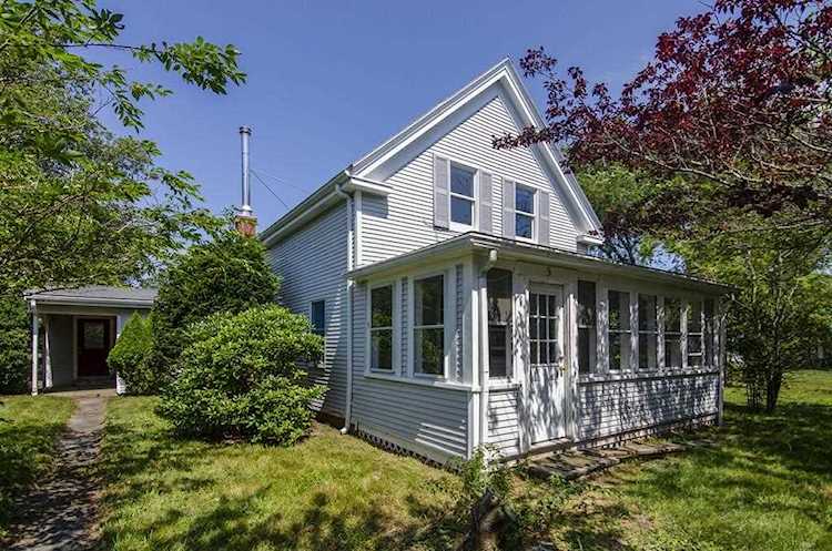 5 Carriage Shop Rd Falmouth, MA 02536