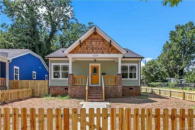 2229 Booker Ave Charlotte, NC 28216 | MLS 3512321 Photo 1
