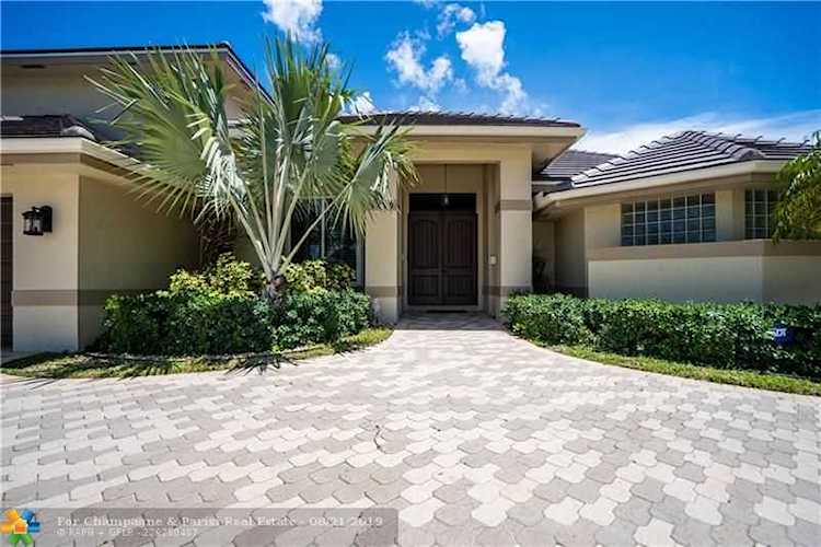 3150 NE 28th Ave Lighthouse Point, FL 33064