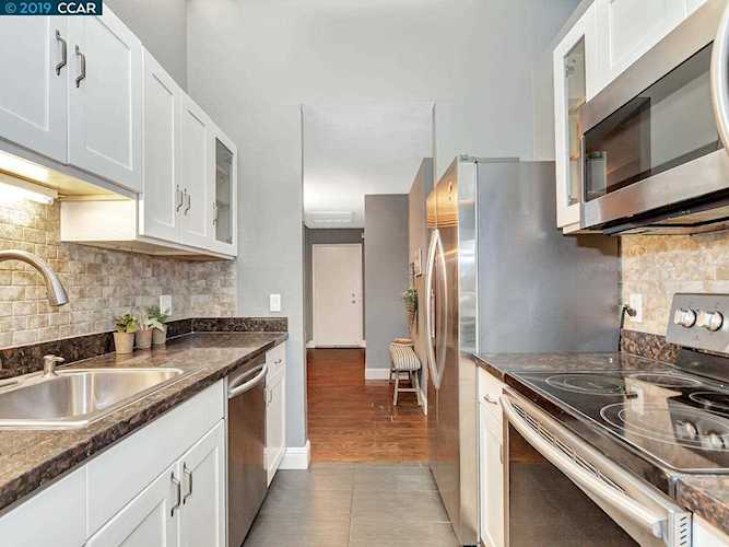 370 N Civic Dr Walnut Creek, CA 94596 | MLS 40877822 Photo 1