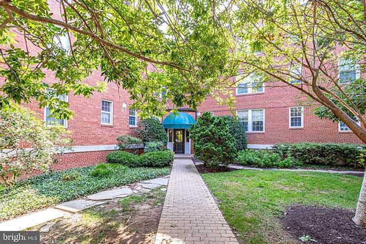 20 Old Glebe Rd #201-A Arlington, VA 22204 | MLS ® VAAR153780 Photo 1