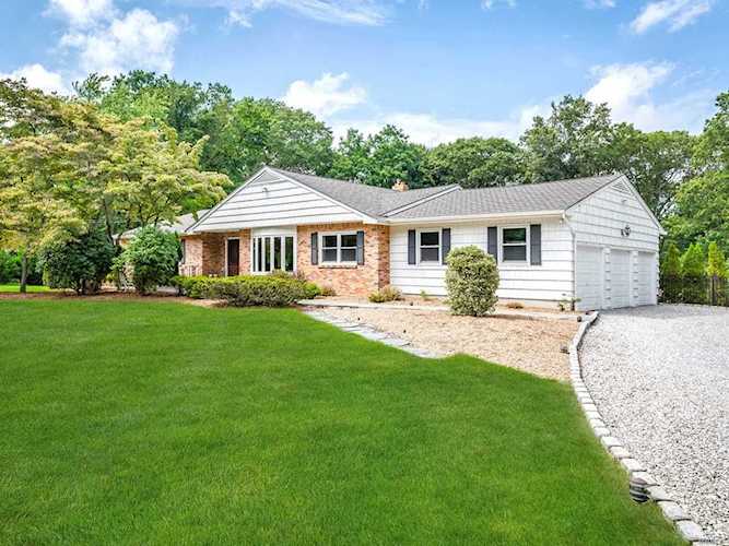 8 Stillwater Road Nissequogue, NY 11780