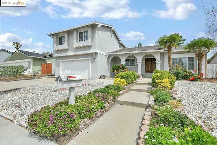 2326 Robles Drive Antioch, CA 94509 | MLS 40866196 Photo 1