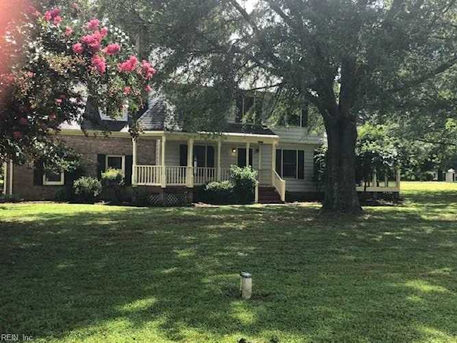4679 Hermitage Ln Gloucester, VA 23061