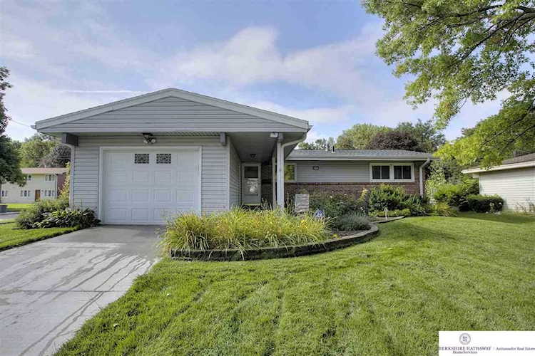8703 Grand AveOmahaNo description available...NE21919380Hargleroads-Military68134home for sale$159,000 Photo 1