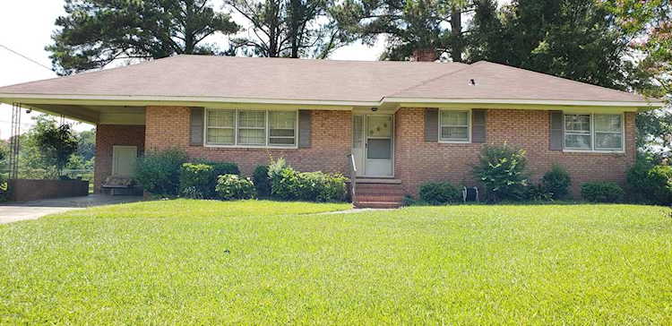 1406 Hardee Road Kinston, NC 28504
