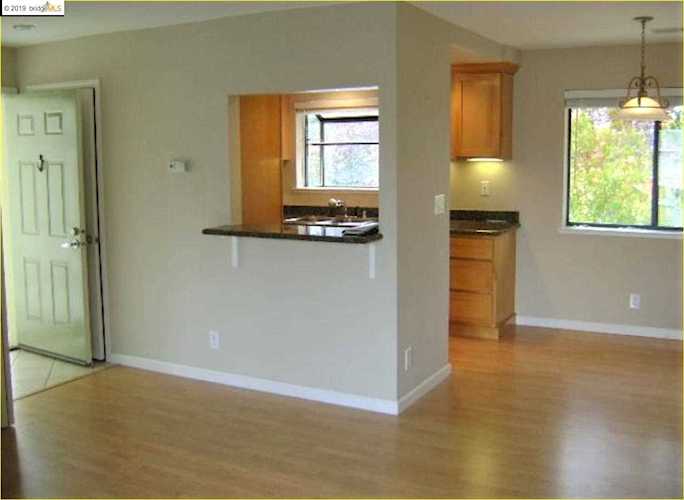 2827 Monument Blvd Concord, CA 94520 | MLS 40871749 Photo 1