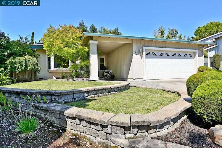 2118 Spring Lake Ct Martinez, CA 94553 | MLS 40877651 Photo 1