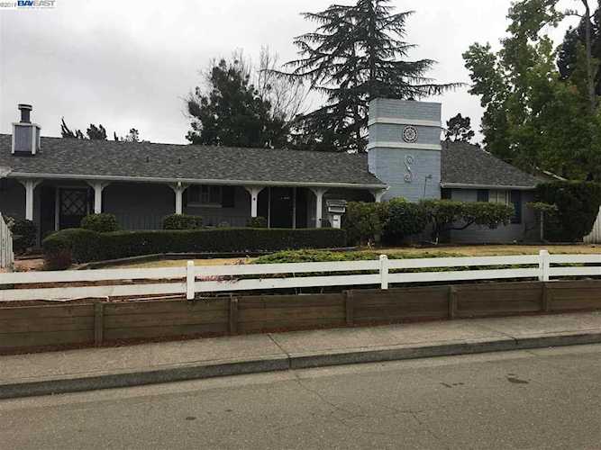 17537 Parker Road Castro Valley, CA 94546 | MLS 40877527 Photo 1