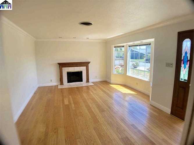 811 Barker Ave. Hayward, CA 94541 | MLS 40878874 Photo 1