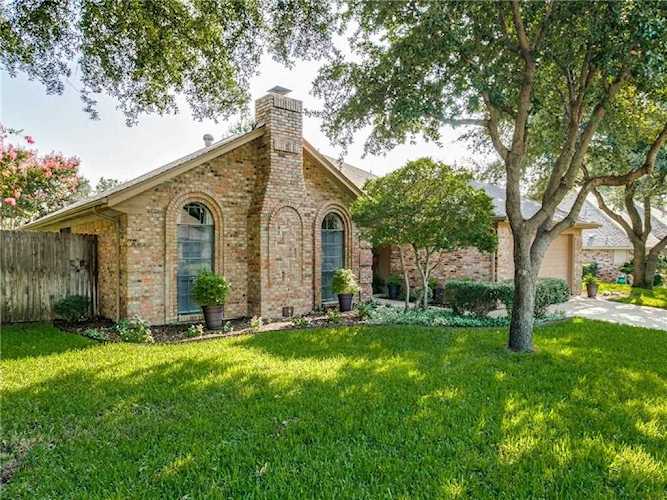 416 Miranda Terrace Bedford, TX 76021
