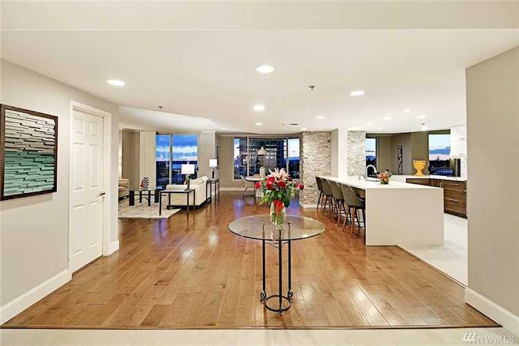177 107th Ave NE #1806 Bellevue, WA 98004