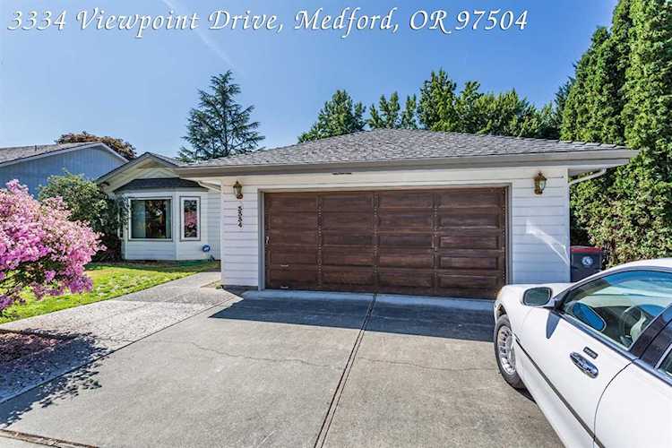 3334 Viewpoint Dr Medford Jackson OR { zip} Photo 1