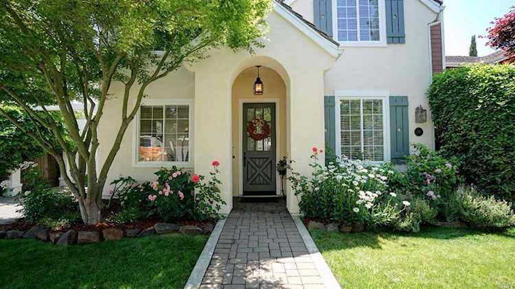 10 Lavenham Road Novato, CA 94949 | MLS 21900031 Photo 1