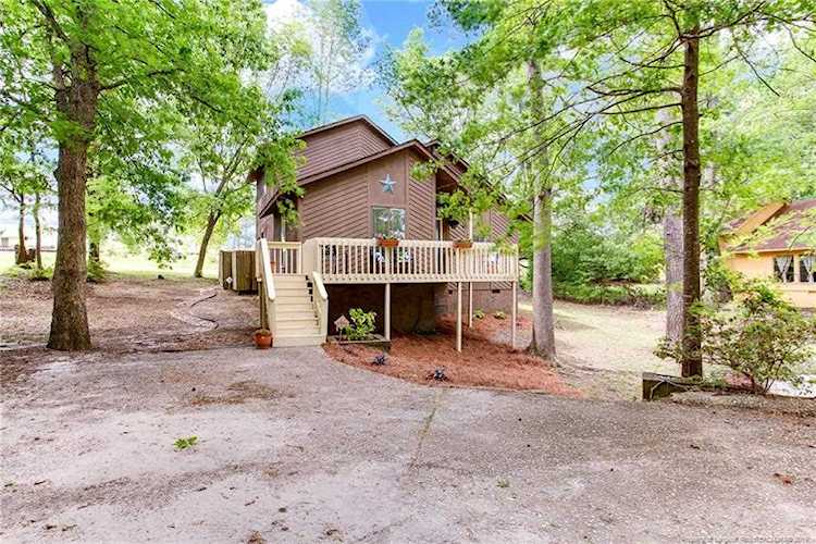 425 Bayberry Ct Fayetteville, NC 28314 | MLS 606112 Photo 1