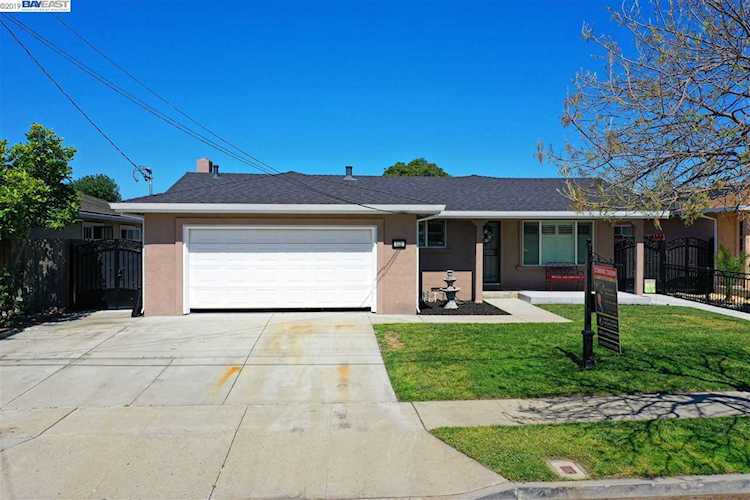 6321 Marguerite Dr Newark, CA 94560 | MLS 40870586 Photo 1