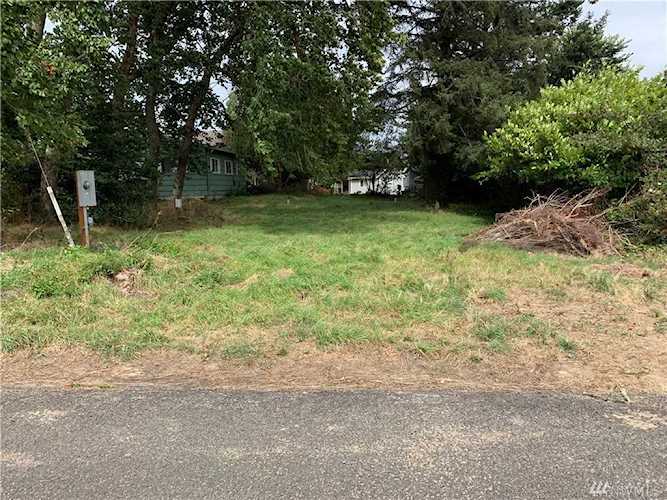 1701 258th Place Ocean Park, WA 98640
