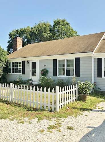 73 Shields Rd Mashpee, MA 02649 | MLS 72556539 Photo 1