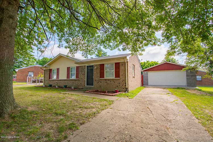 9407 Bronzeridge Pl Louisville, KY 40229 | MLS 1538259 Photo 1