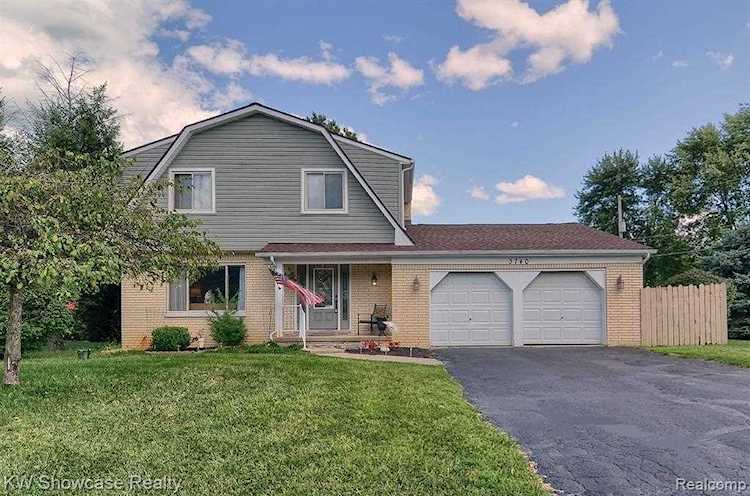 3740 Ramada Dr Highland Twp, MI 48356