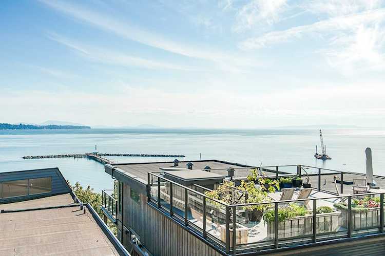 15066 Royal Avenue White Rock, BC V4B 1L9