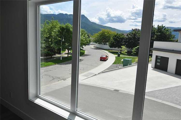 131 Northeast Harbourfront Drive #201 Salmon Arm, BC V1E2T3
