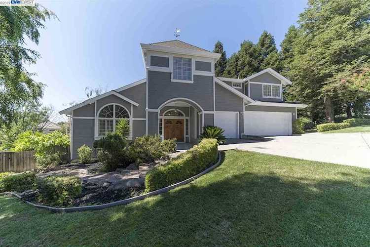 1121 Sunrise Hill Rd. Concord, CA 94518 | MLS 40875969 Photo 1