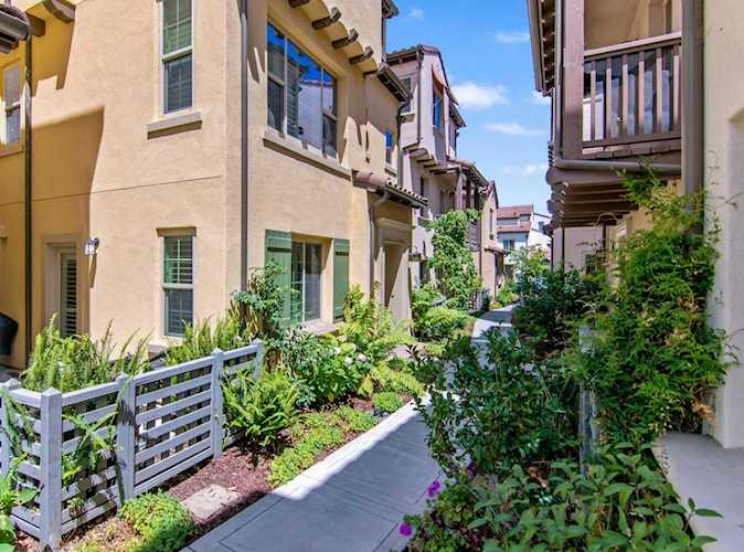 90 Castillo Lane Milpitas, CA 95035 | MLS 52201928 Photo 1