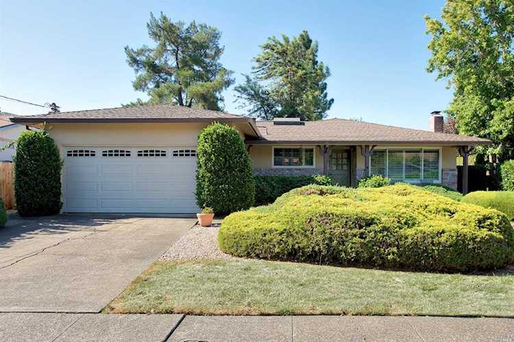 51 Elena Circle San Rafael, CA 94903 | MLS 21920096 Photo 1