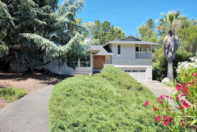16 Viscaino Way San Rafael, CA 94903 | MLS 21918102 Photo 1