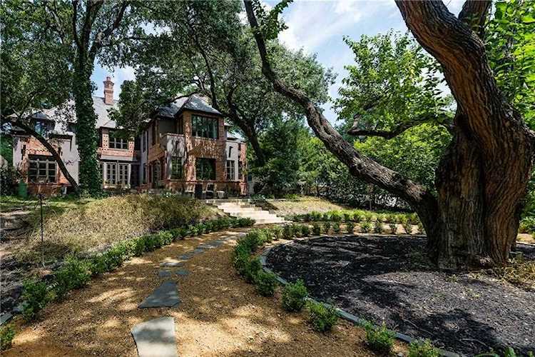 8923 Devonshire Drive Dallas, TX 75209