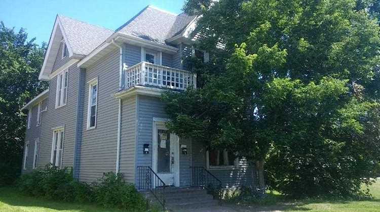 2111 Chicago Avenue Minneapolis, MN 55404