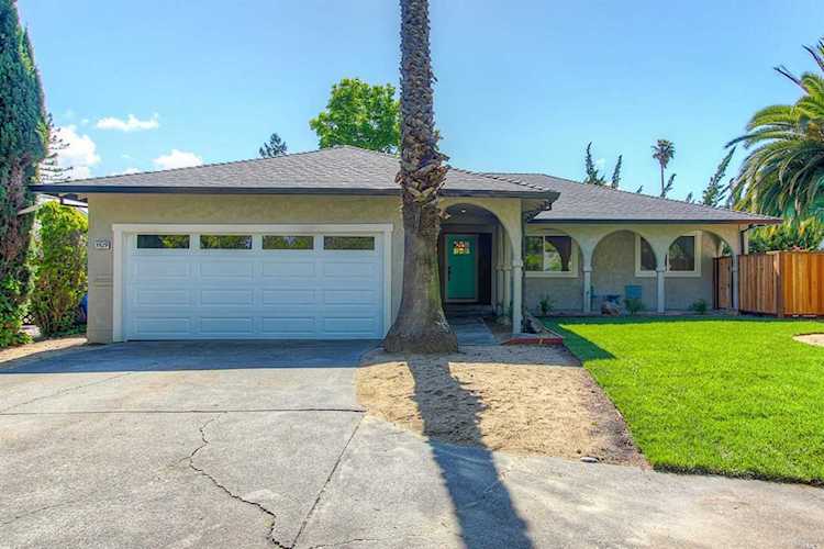 5529 Country Club Drive Rohnert Park, CA 94928 | MLS 21912660 Photo 1