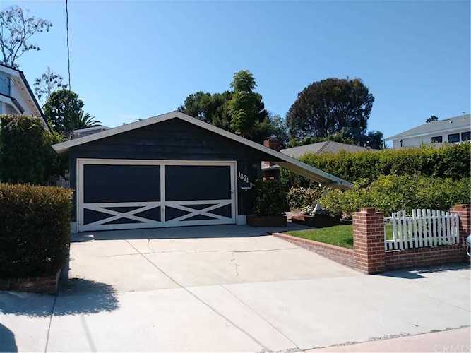 1821 Elm Avenue in Manhattan Beach, CA - MLS# SB19206547 Photo 1
