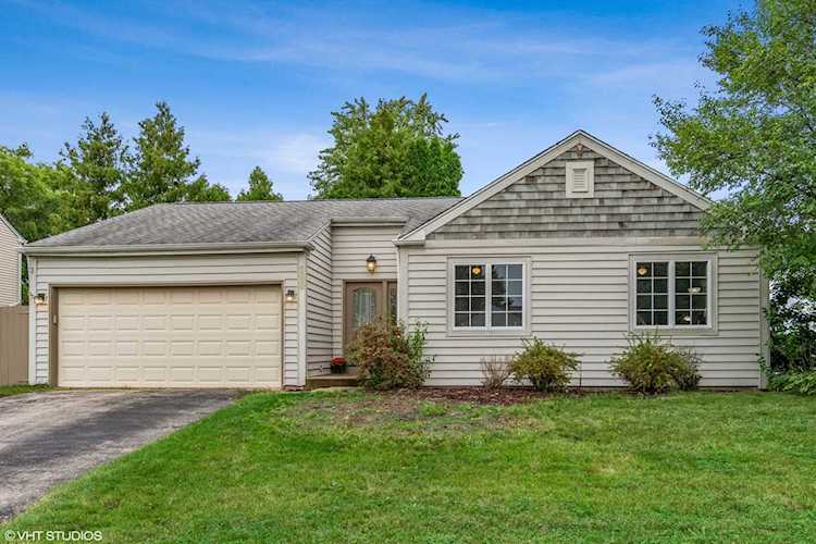 1070 Chelsea Ln Aurora, IL 60504