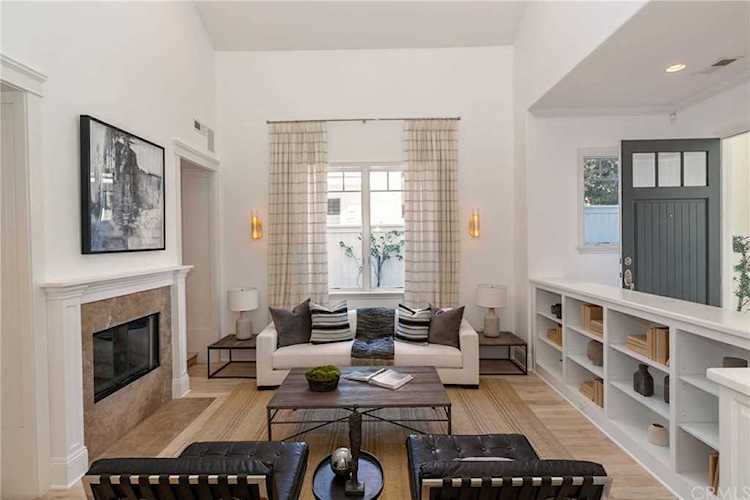 2805 Palm Avenue in Manhattan Beach, CA - MLS# SB19212306 Photo 1