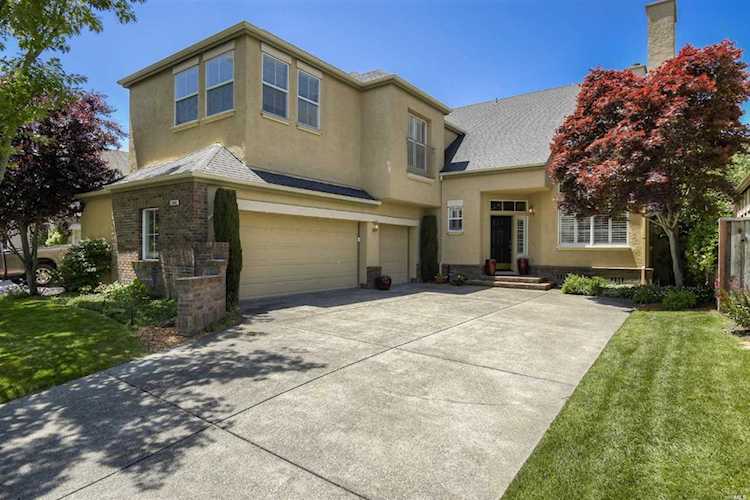 2066 Falcon Ridge Drive Petaluma, CA 94954 | MLS 21913566 Photo 1