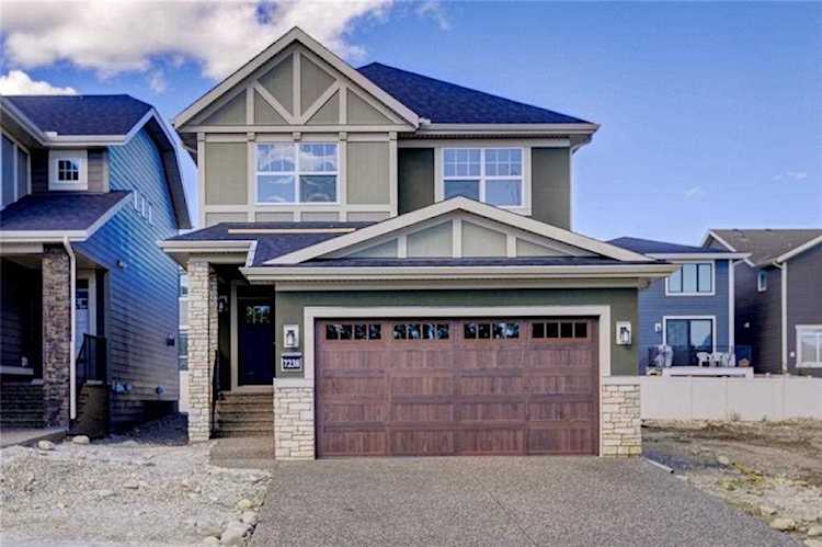 7238 11 Avenue SW Calgary, AB T3H 0X4