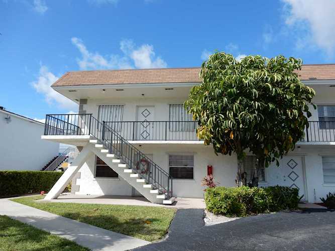 227 Castlewood Drive #201 North Palm Beach, FL 33408 | MLS RX-10559036 Photo 1